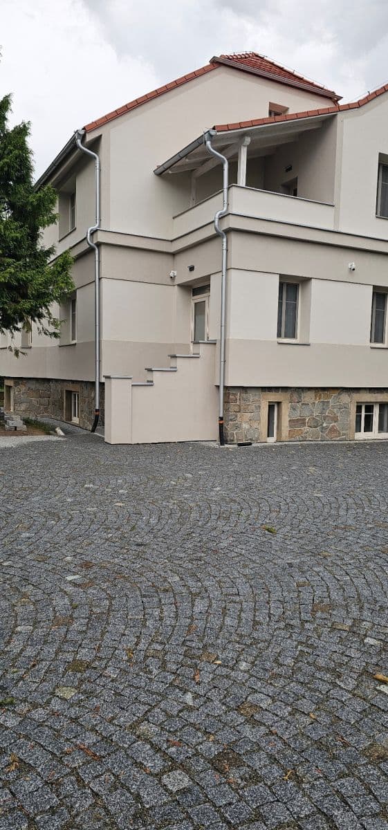 Prenájom bytu 4-izbový 93 m², Vochovská, Plzeň, Plzeňský kraj Prenájom bytu 4-izbový 93 m², Vochovská, Plzeň, Plzeňský kraj