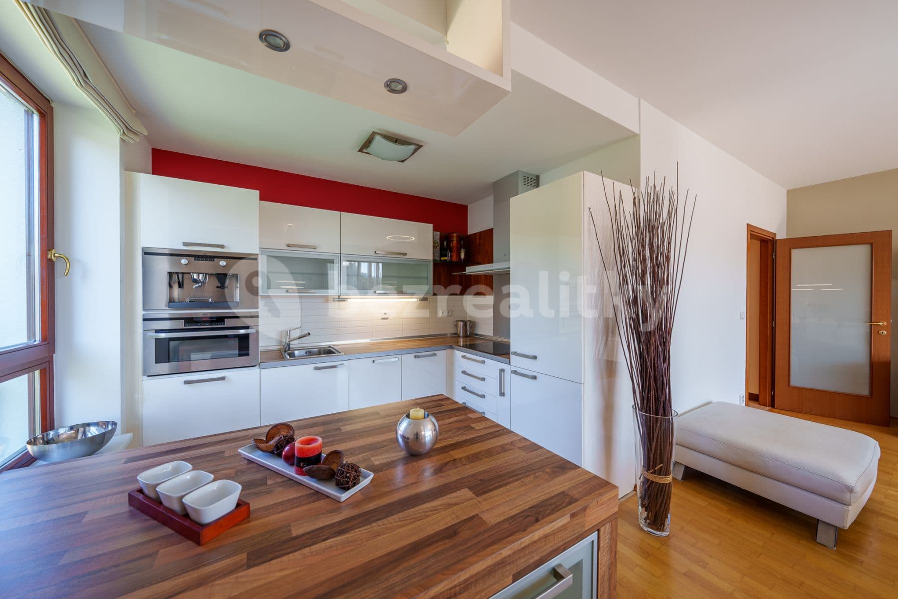 Prenájom bytu 3-izbový 80 m², Podvinný mlýn, Praha, Praha Prenájom bytu 3-izbový 80 m², Podvinný mlýn, Praha, Praha