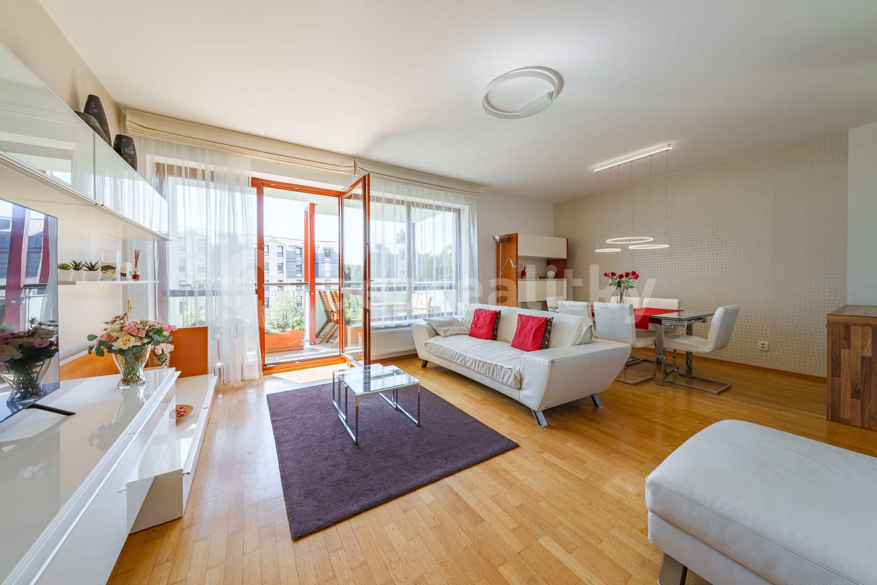 Prenájom bytu 3-izbový 80 m², Podvinný mlýn, Praha, Praha Prenájom bytu 3-izbový 80 m², Podvinný mlýn, Praha, Praha