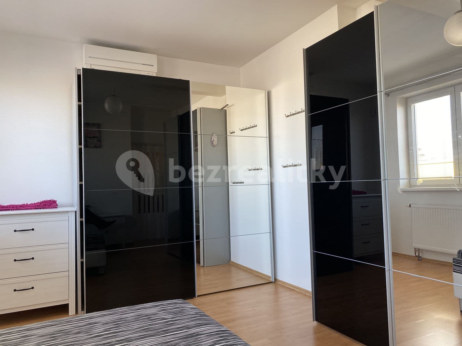 Prenájom bytu 1-izbový 55 m², Nad Kajetánkou, Praha, Praha Prenájom bytu 1-izbový 55 m², Nad Kajetánkou, Praha, Praha
