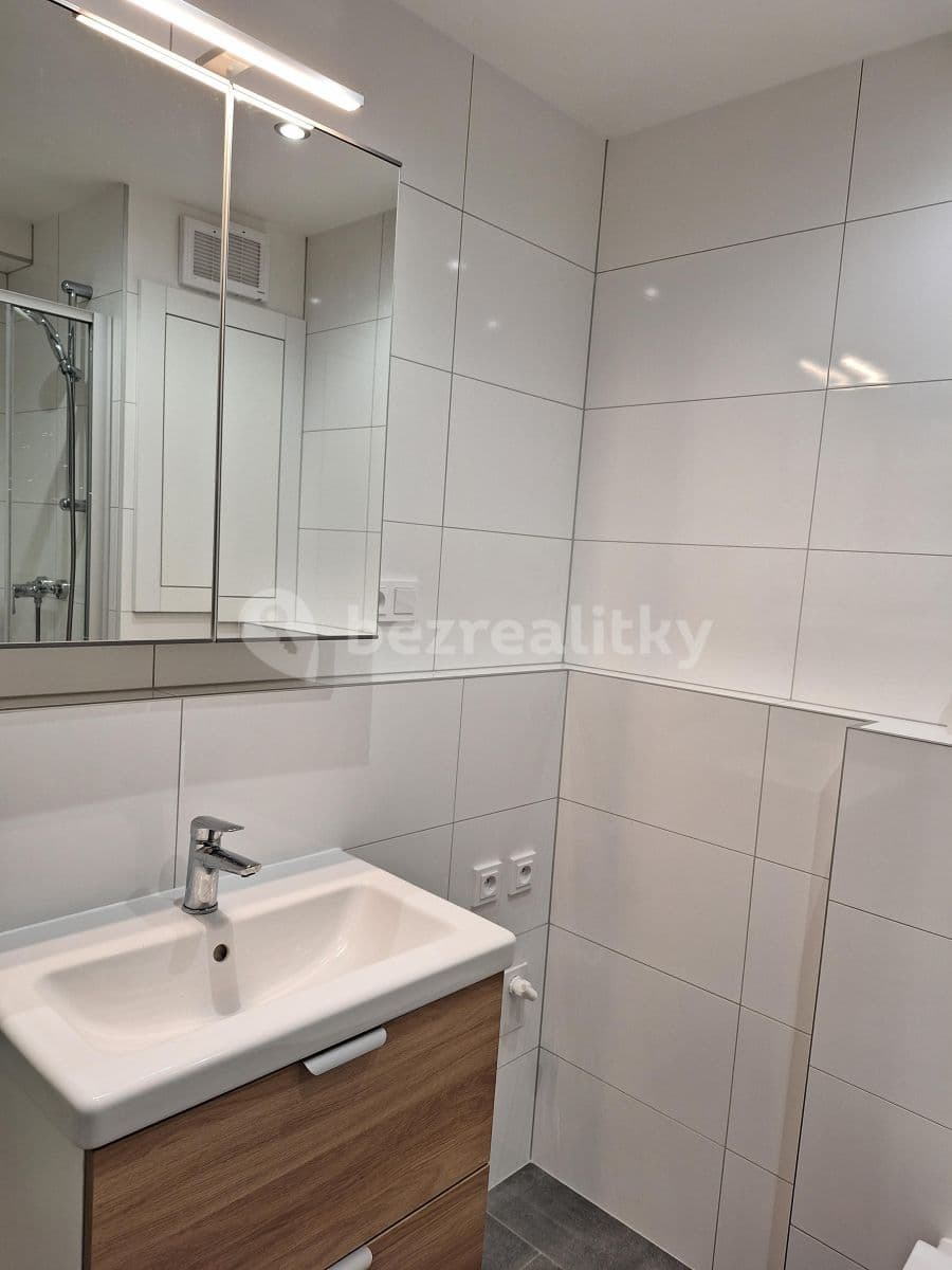 Prenájom bytu 1-izbový 35 m², Husova čtvrť, Rosice, Jihomoravský kraj Prenájom bytu 1-izbový 35 m², Husova čtvrť, Rosice, Jihomoravský kraj