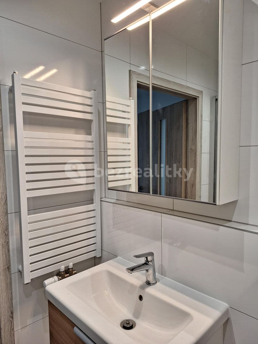 Prenájom bytu 1-izbový 35 m², Husova čtvrť, Rosice, Jihomoravský kraj Prenájom bytu 1-izbový 35 m², Husova čtvrť, Rosice, Jihomoravský kraj