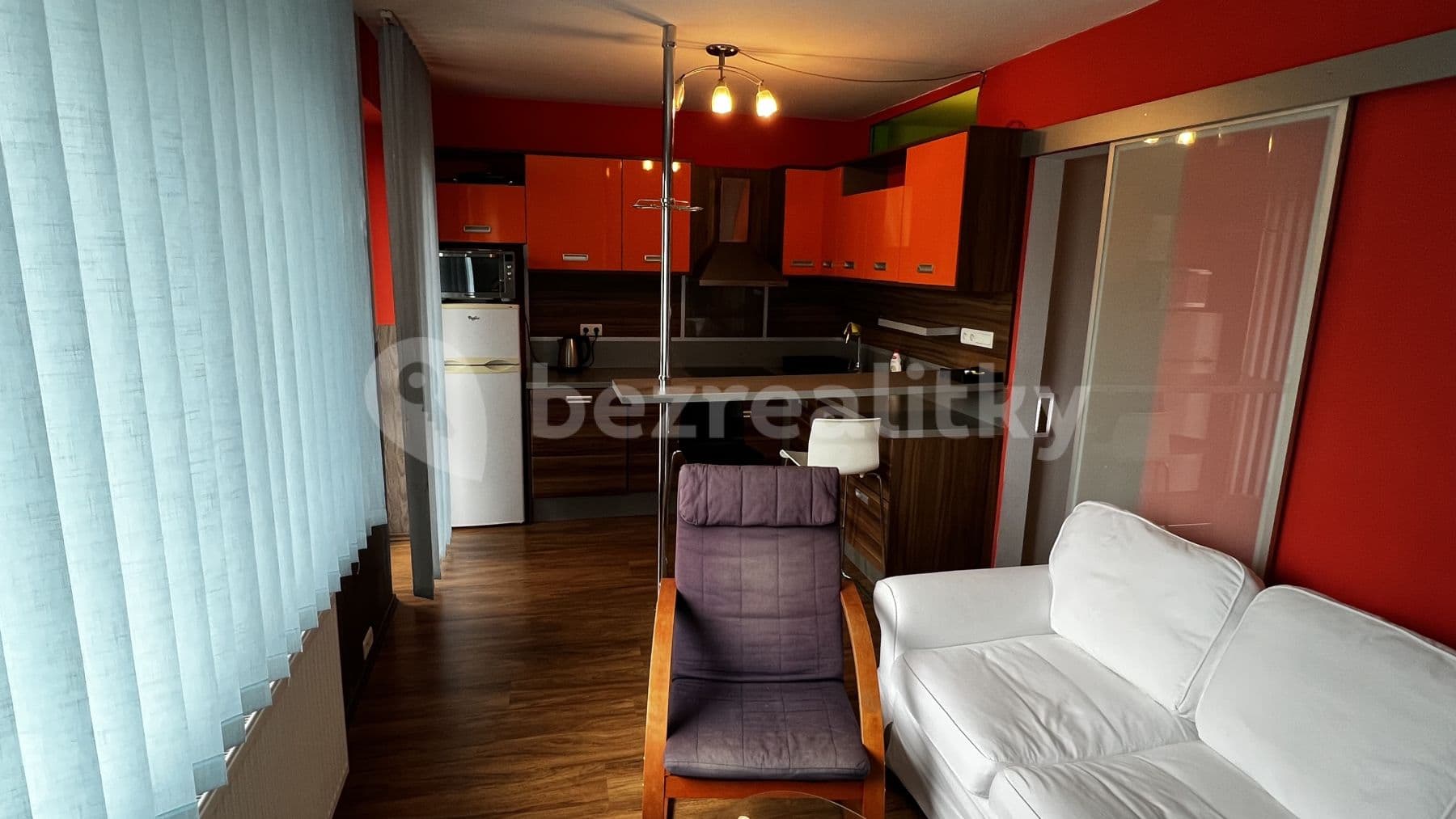 Prenájom bytu 1-izbový 38 m², Lužná, Petržalka, Bratislavský kraj Prenájom bytu 1-izbový 38 m², Lužná, Petržalka, Bratislavský kraj