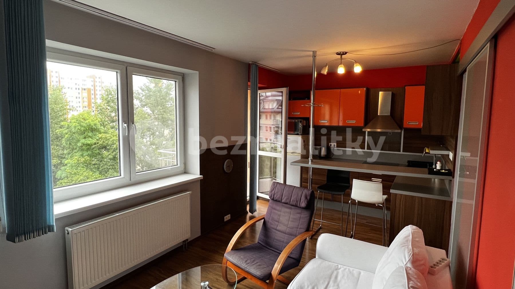 Prenájom bytu 1-izbový 38 m², Lužná, Petržalka, Bratislavský kraj Prenájom bytu 1-izbový 38 m², Lužná, Petržalka, Bratislavský kraj