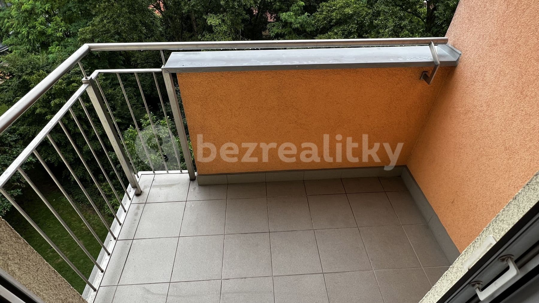 Prenájom bytu 1-izbový 38 m², Lužná, Petržalka, Bratislavský kraj Prenájom bytu 1-izbový 38 m², Lužná, Petržalka, Bratislavský kraj