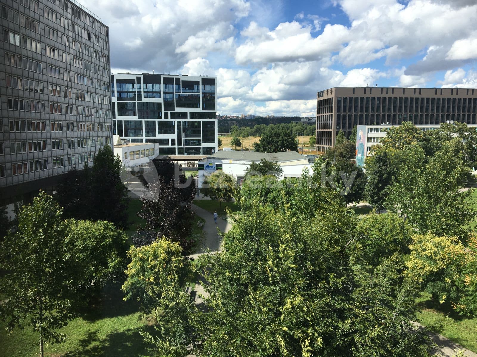 Prenájom bytu 4-izbový 85 m², Molákova, Praha, Praha Prenájom bytu 4-izbový 85 m², Molákova, Praha, Praha