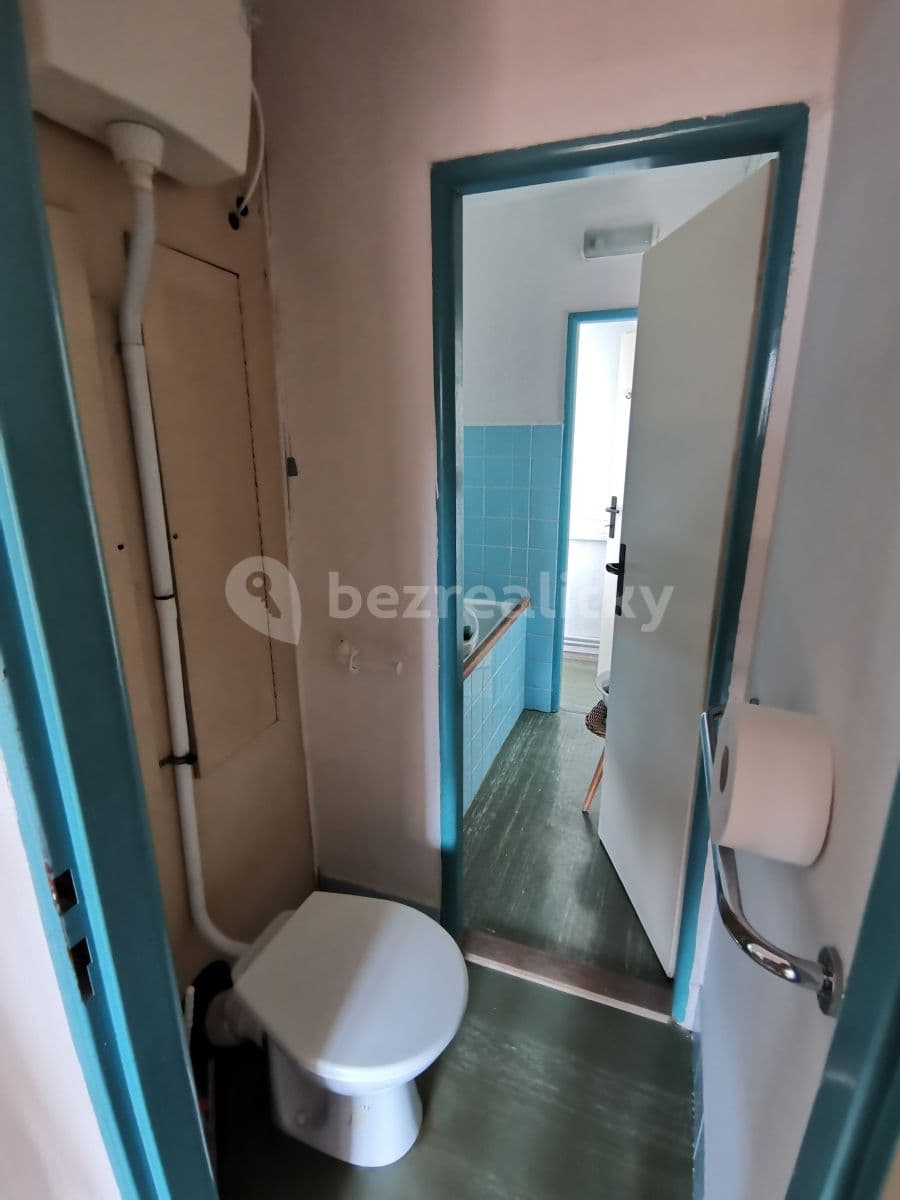 Prenájom bytu 4-izbový 85 m², Molákova, Praha, Praha Prenájom bytu 4-izbový 85 m², Molákova, Praha, Praha