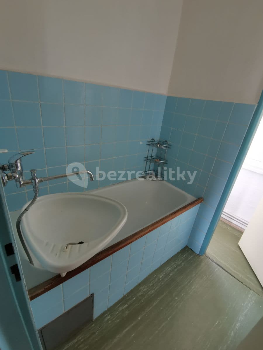 Prenájom bytu 4-izbový 85 m², Molákova, Praha, Praha Prenájom bytu 4-izbový 85 m², Molákova, Praha, Praha