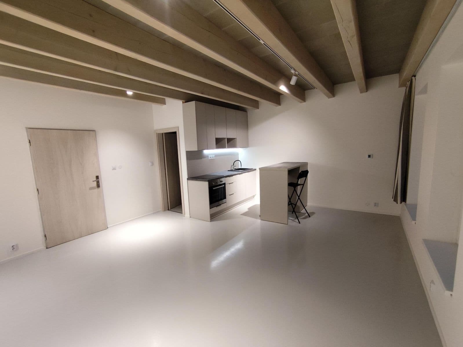 Prenájom bytu 1-izbový 30 m², Myslbekova, Brno, Jihomoravský kraj Prenájom bytu 1-izbový 30 m², Myslbekova, Brno, Jihomoravský kraj