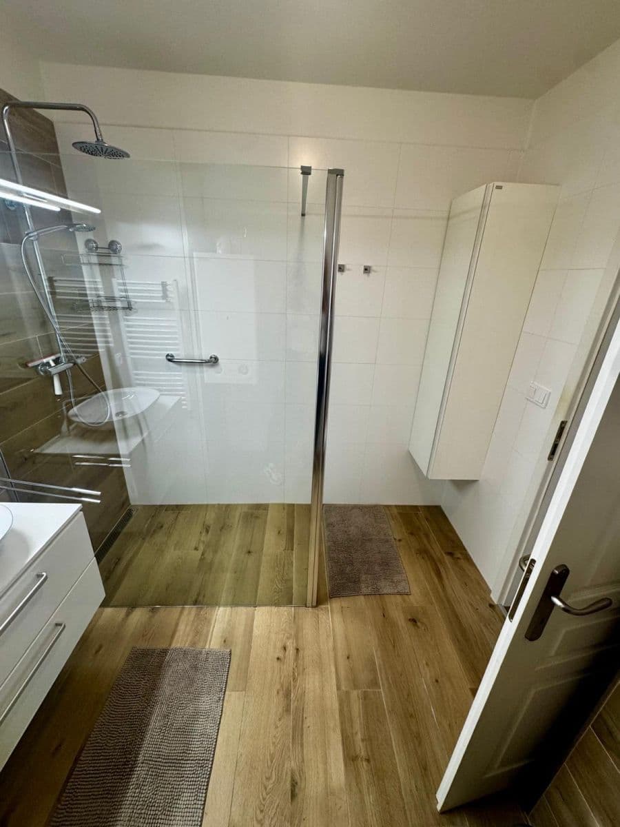 Prenájom bytu 3-izbový 65 m², Trojmezní, Šestajovice, Středočeský kraj Prenájom bytu 3-izbový 65 m², Trojmezní, Šestajovice, Středočeský kraj