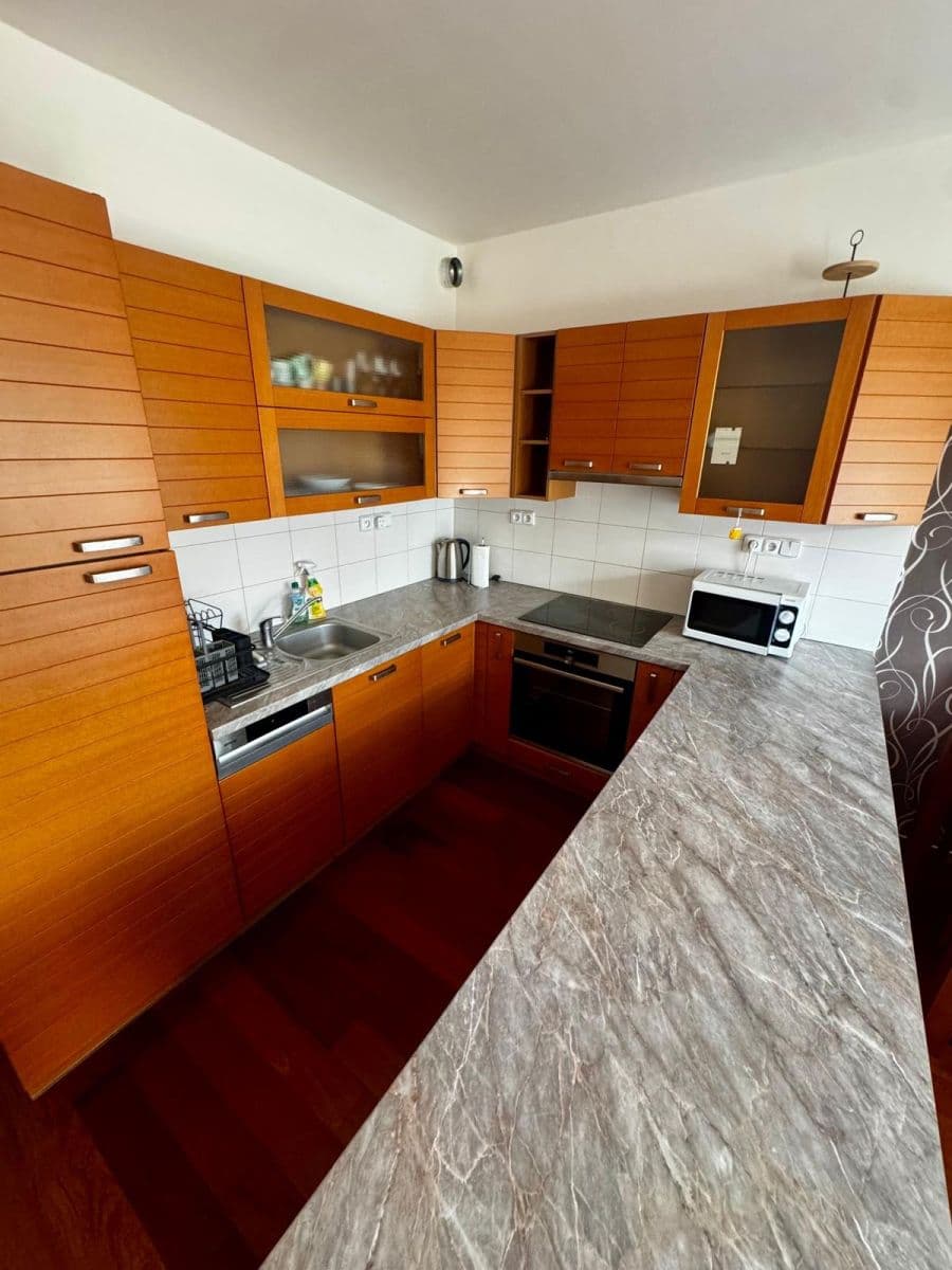 Prenájom bytu 3-izbový 65 m², Trojmezní, Šestajovice, Středočeský kraj Prenájom bytu 3-izbový 65 m², Trojmezní, Šestajovice, Středočeský kraj