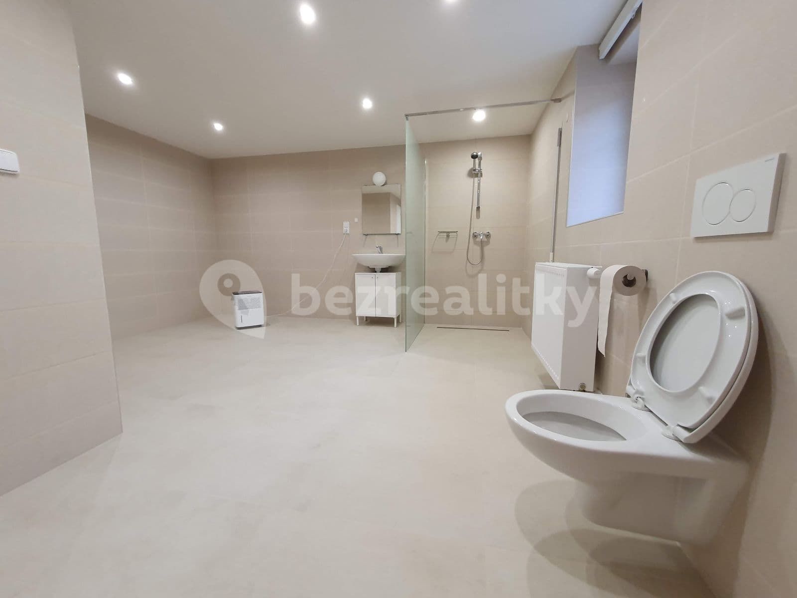 Prenájom bytu 2-izbový 76 m², Vochovská, Plzeň, Plzeňský kraj Prenájom bytu 2-izbový 76 m², Vochovská, Plzeň, Plzeňský kraj