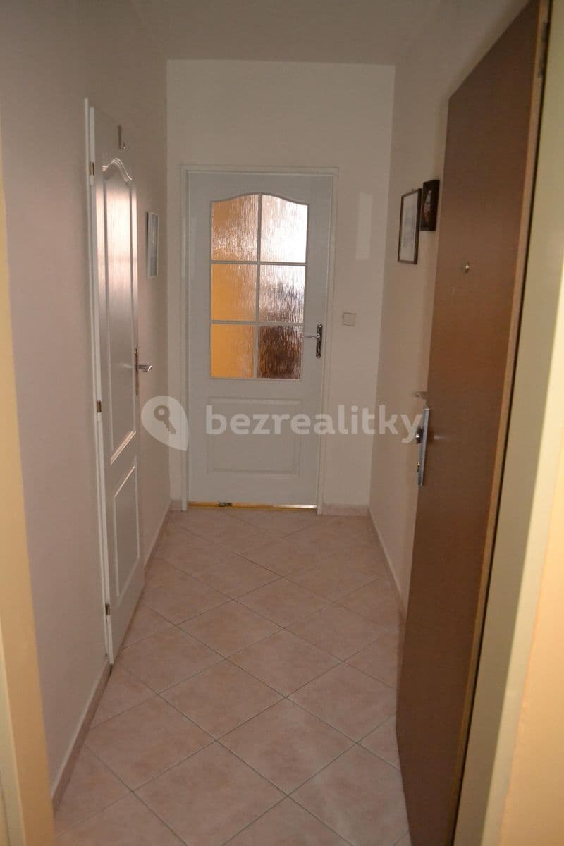 Prenájom bytu 1-izbový 41 m², Hnězdenská, Praha, Praha Prenájom bytu 1-izbový 41 m², Hnězdenská, Praha, Praha