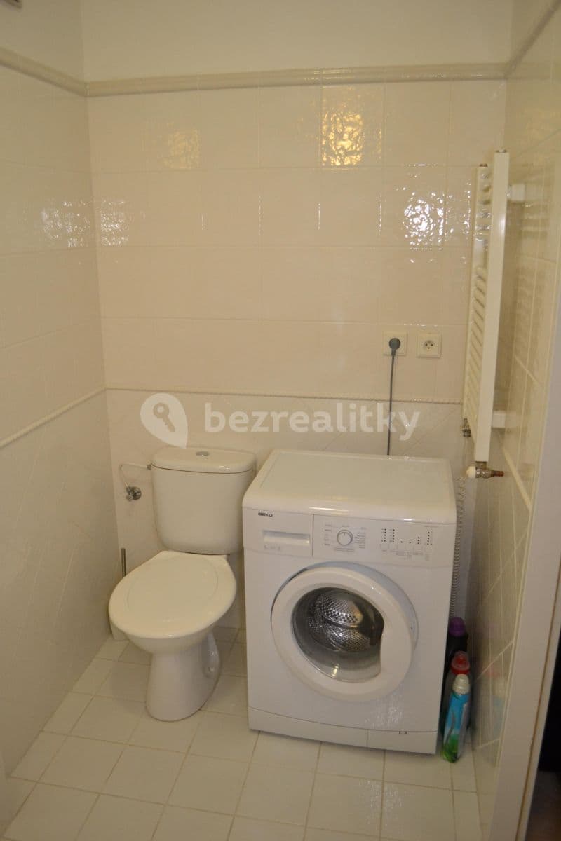 Prenájom bytu 1-izbový 41 m², Hnězdenská, Praha, Praha Prenájom bytu 1-izbový 41 m², Hnězdenská, Praha, Praha