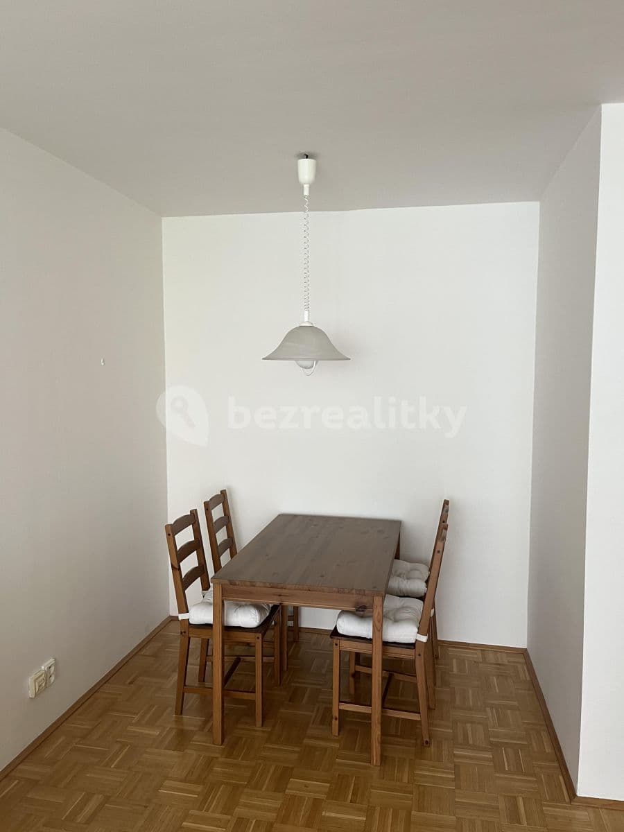Prenájom bytu 1-izbový 41 m², Hnězdenská, Praha, Praha Prenájom bytu 1-izbový 41 m², Hnězdenská, Praha, Praha