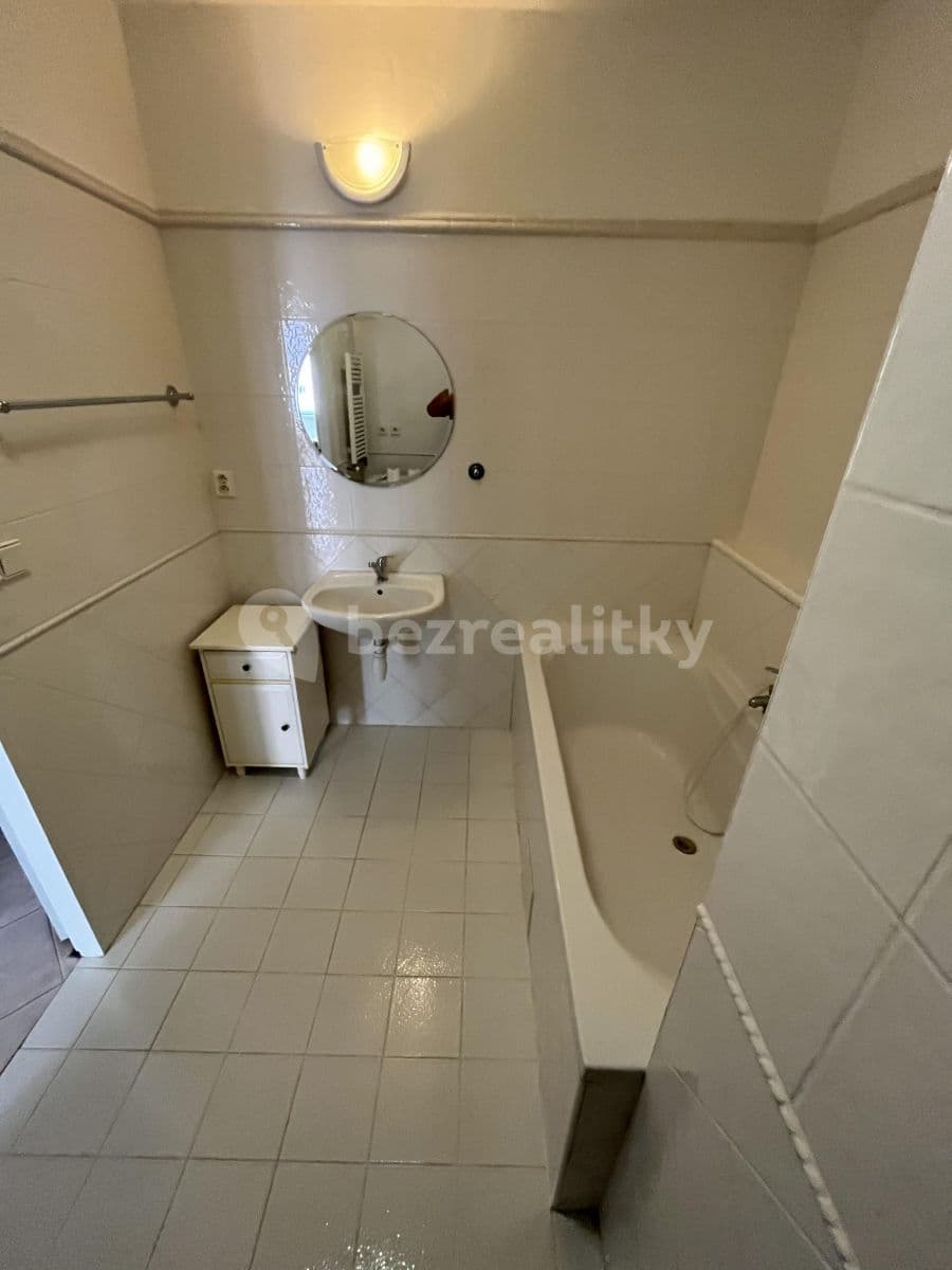 Prenájom bytu 1-izbový 41 m², Hnězdenská, Praha, Praha Prenájom bytu 1-izbový 41 m², Hnězdenská, Praha, Praha