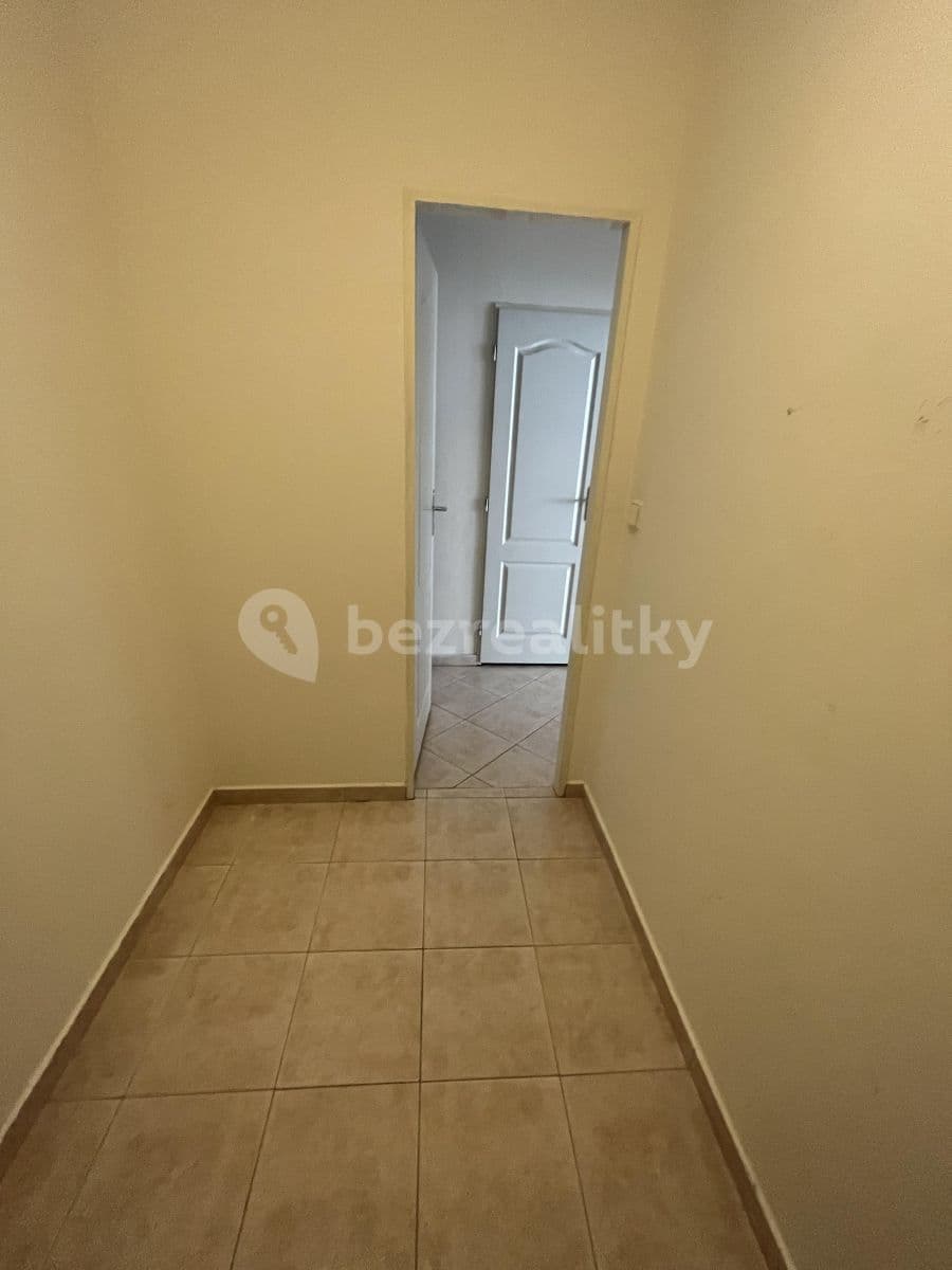 Prenájom bytu 1-izbový 41 m², Hnězdenská, Praha, Praha Prenájom bytu 1-izbový 41 m², Hnězdenská, Praha, Praha