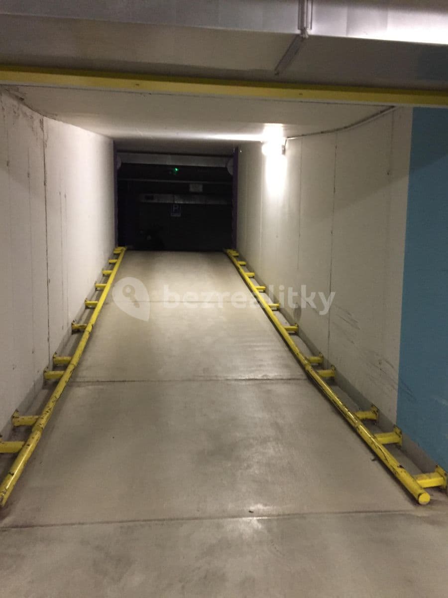 Prenájom garáže 12 m², Sluneční náměstí, Praha, Praha Prenájom garáže 12 m², Sluneční náměstí, Praha, Praha