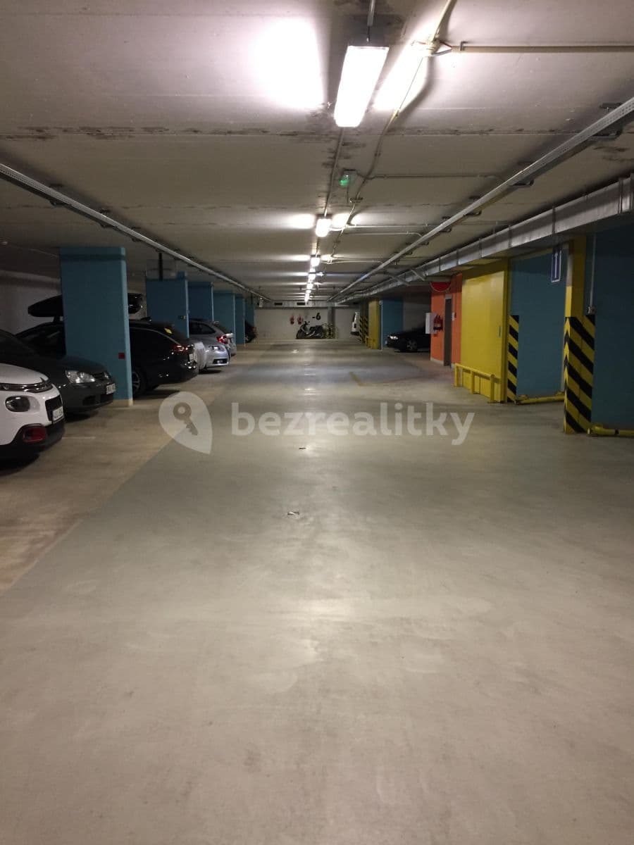 Prenájom garáže 12 m², Sluneční náměstí, Praha, Praha Prenájom garáže 12 m², Sluneční náměstí, Praha, Praha