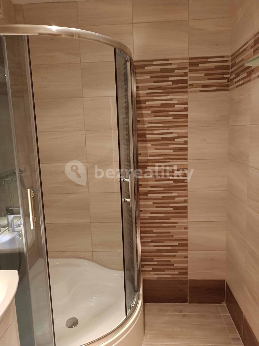 Prenájom bytu 3-izbový 55 m², Ostružinová, Praha, Praha Prenájom bytu 3-izbový 55 m², Ostružinová, Praha, Praha