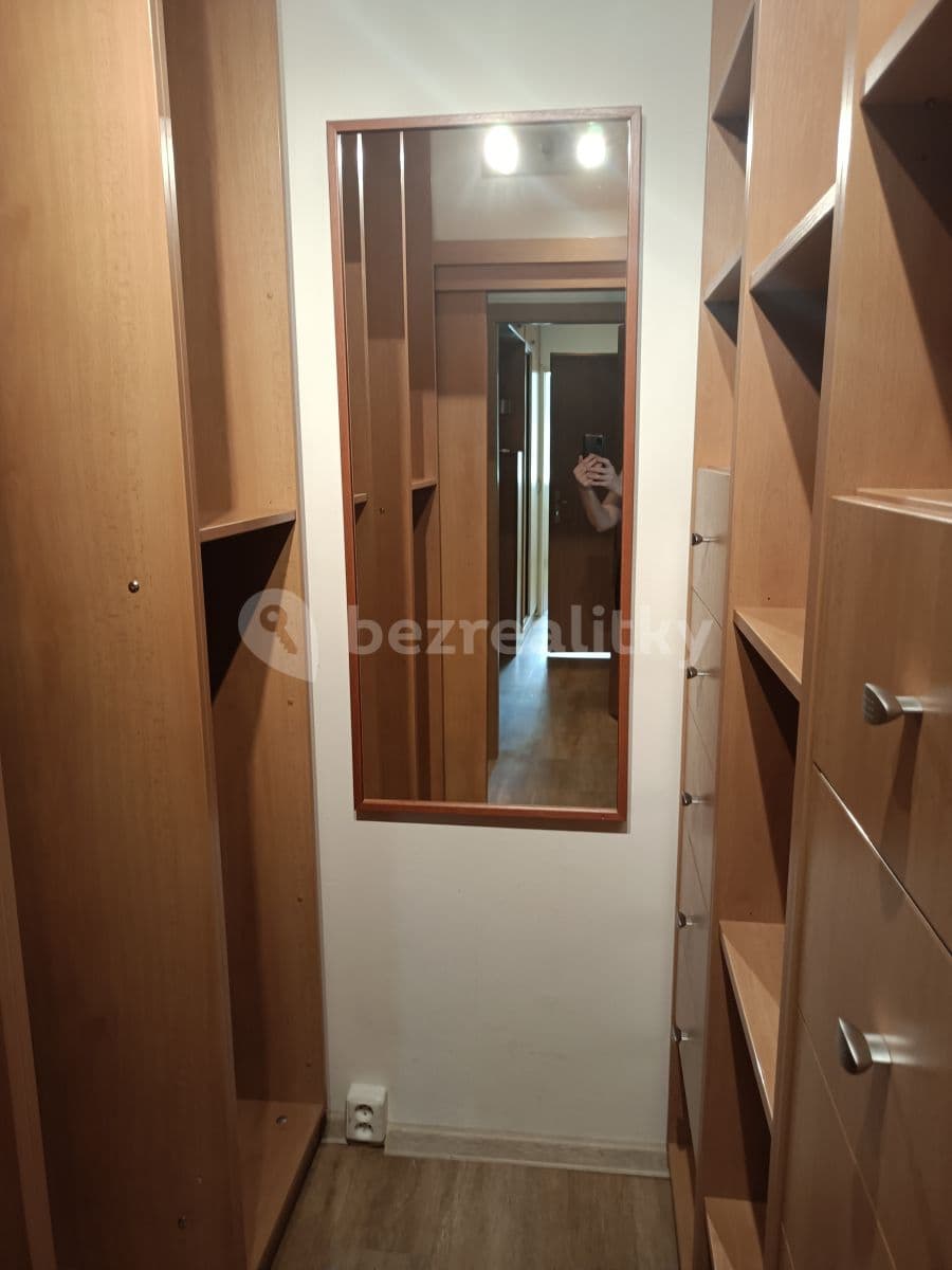 Prenájom bytu 3-izbový 55 m², Ostružinová, Praha, Praha Prenájom bytu 3-izbový 55 m², Ostružinová, Praha, Praha