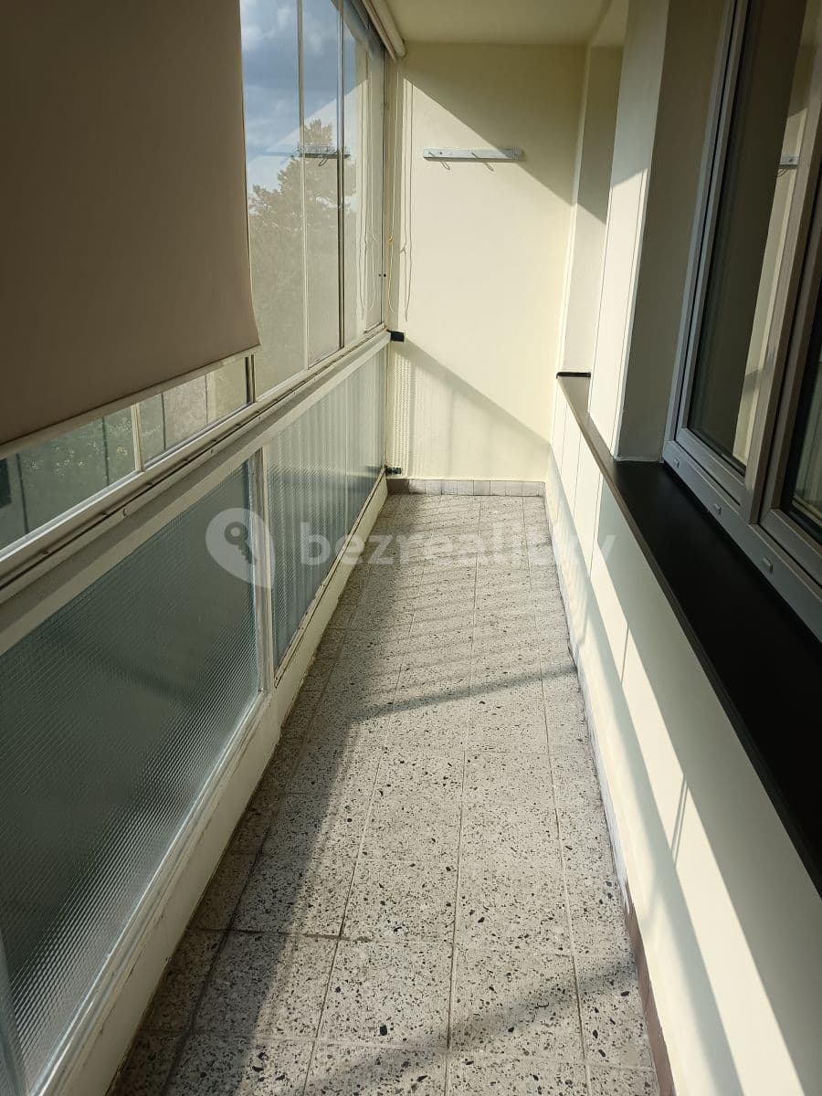 Prenájom bytu 3-izbový 55 m², Ostružinová, Praha, Praha Prenájom bytu 3-izbový 55 m², Ostružinová, Praha, Praha