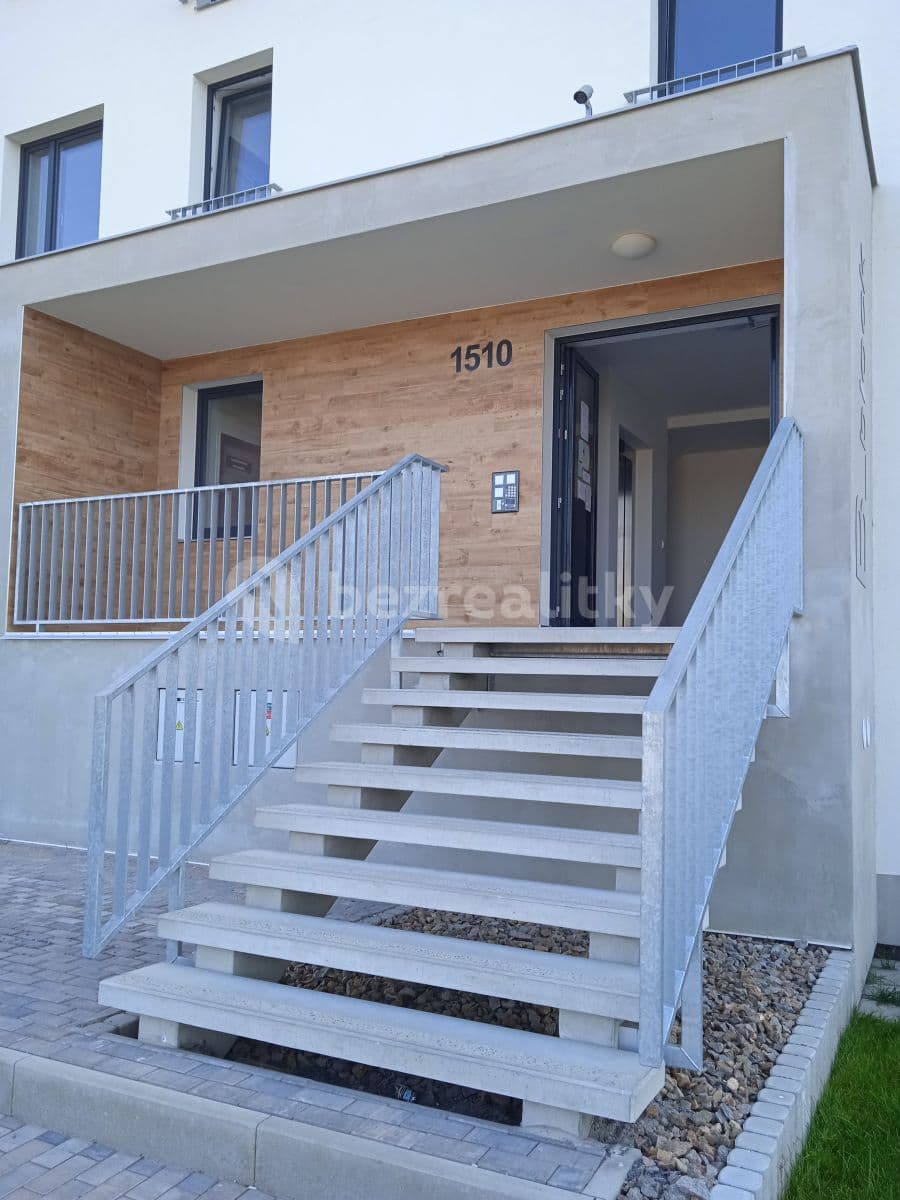 Prenájom bytu 1-izbový 32 m², Nerudova, Poděbrady, Středočeský kraj Prenájom bytu 1-izbový 32 m², Nerudova, Poděbrady, Středočeský kraj