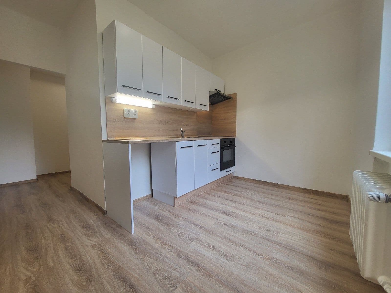 Prenájom bytu 2-izbový 53 m², Dlouhá třída, Havířov, Moravskoslezský kraj Prenájom bytu 2-izbový 53 m², Dlouhá třída, Havířov, Moravskoslezský kraj