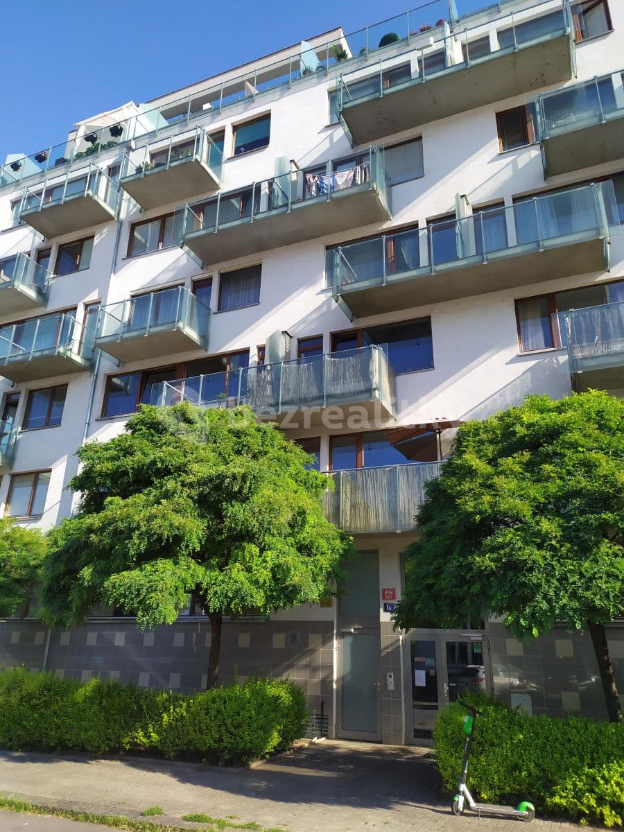 Prenájom bytu 1-izbový 39 m², U Měšťanského pivovaru, Praha, Praha Prenájom bytu 1-izbový 39 m², U Měšťanského pivovaru, Praha, Praha