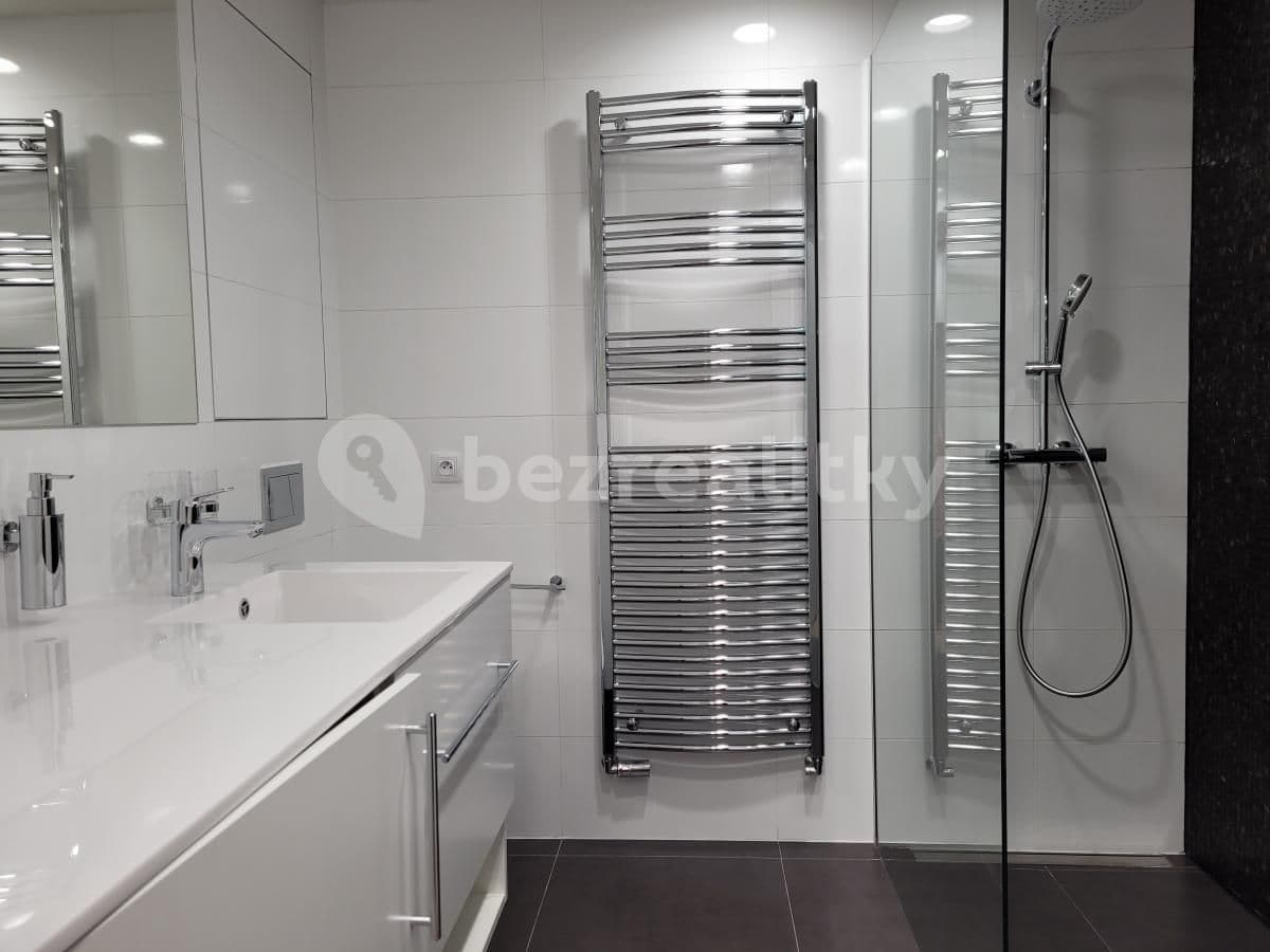 Prenájom bytu 1-izbový 31 m², Mukařovského, Praha, Praha Prenájom bytu 1-izbový 31 m², Mukařovského, Praha, Praha
