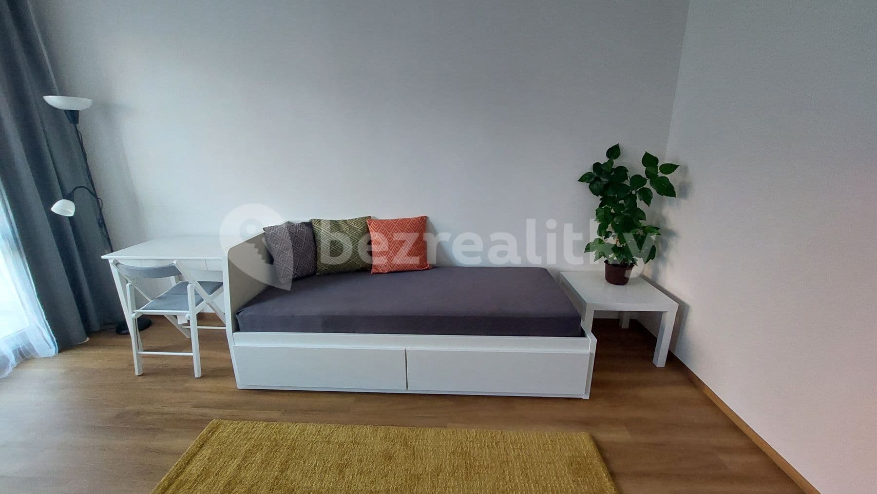 Prenájom bytu Garsoniéra 33 m², Děkanská vinice Ⅱ, Praha, Praha Prenájom bytu Garsoniéra 33 m², Děkanská vinice Ⅱ, Praha, Praha