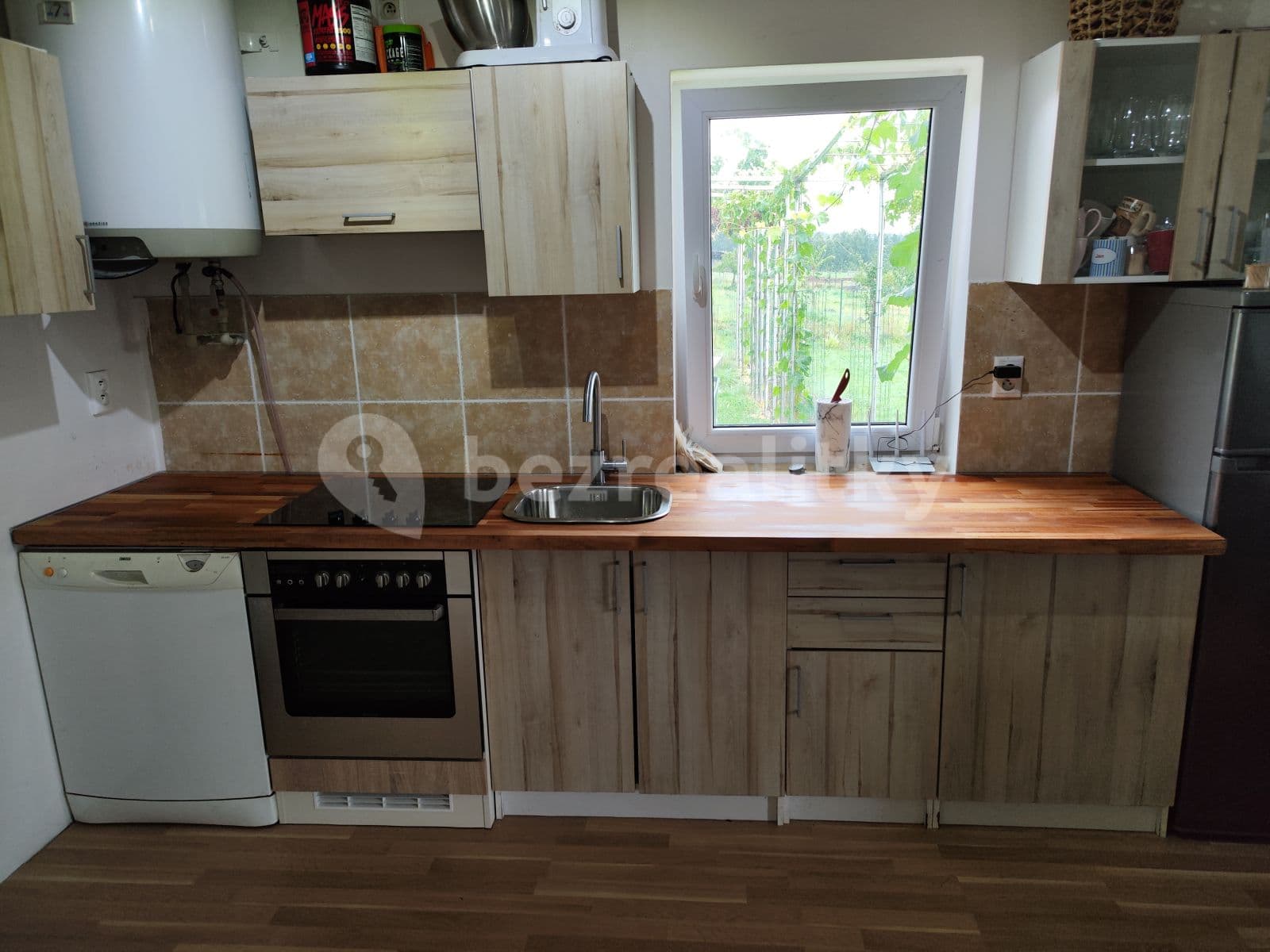 Prenájom bytu 3-izbový 54 m², Tehov, Středočeský kraj Prenájom bytu 3-izbový 54 m², Tehov, Středočeský kraj