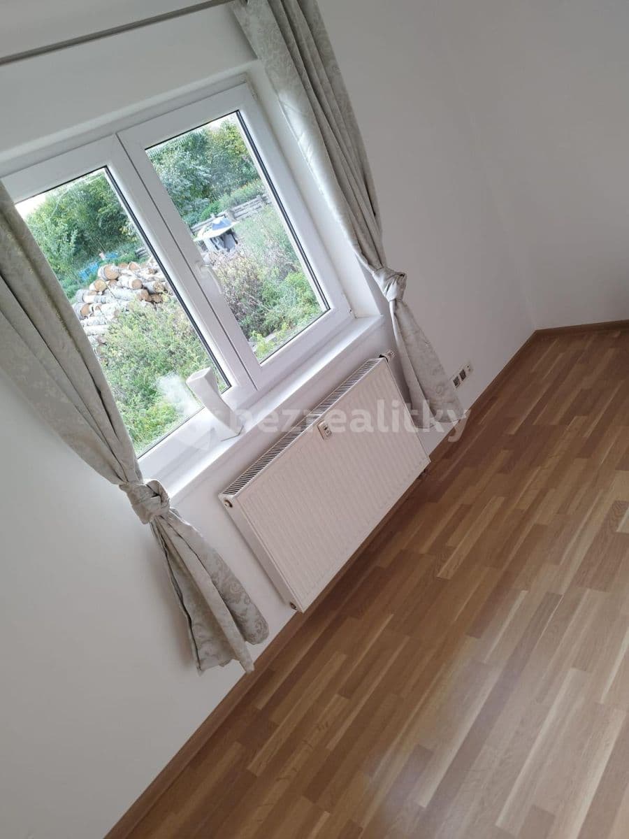 Prenájom bytu 3-izbový 54 m², Tehov, Středočeský kraj Prenájom bytu 3-izbový 54 m², Tehov, Středočeský kraj