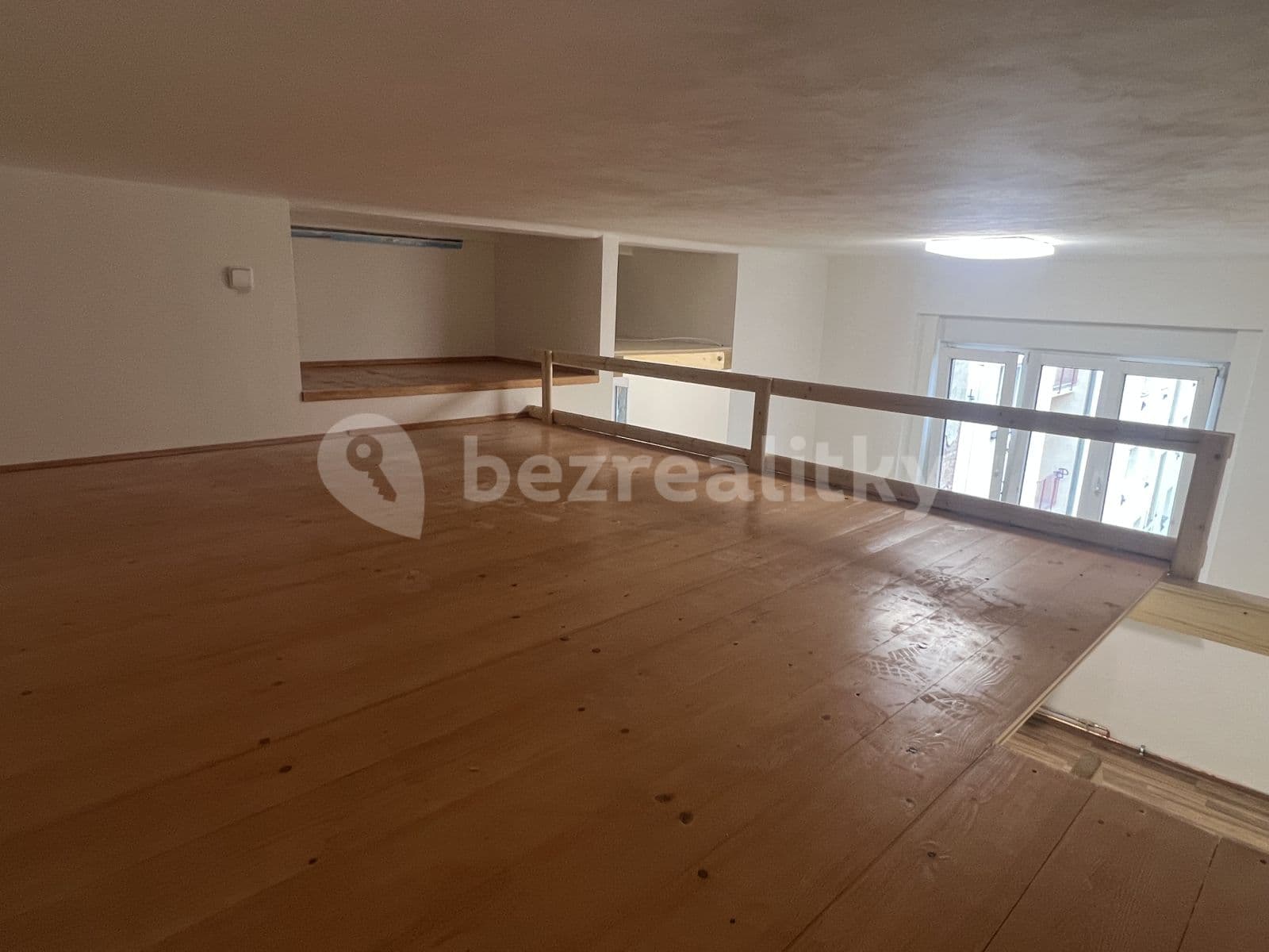 Prenájom bytu 1-izbový 27 m², Kralická, Praha, Praha Prenájom bytu 1-izbový 27 m², Kralická, Praha, Praha