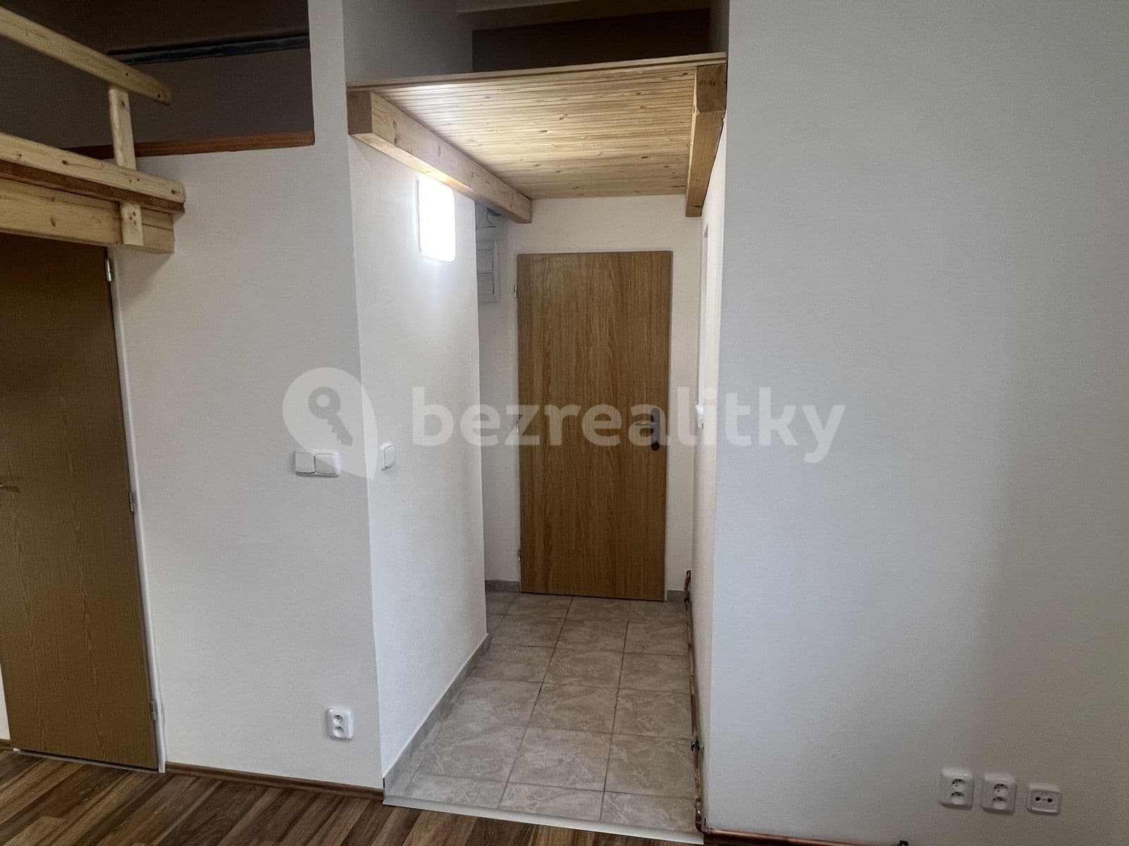 Prenájom bytu 1-izbový 27 m², Kralická, Praha, Praha Prenájom bytu 1-izbový 27 m², Kralická, Praha, Praha