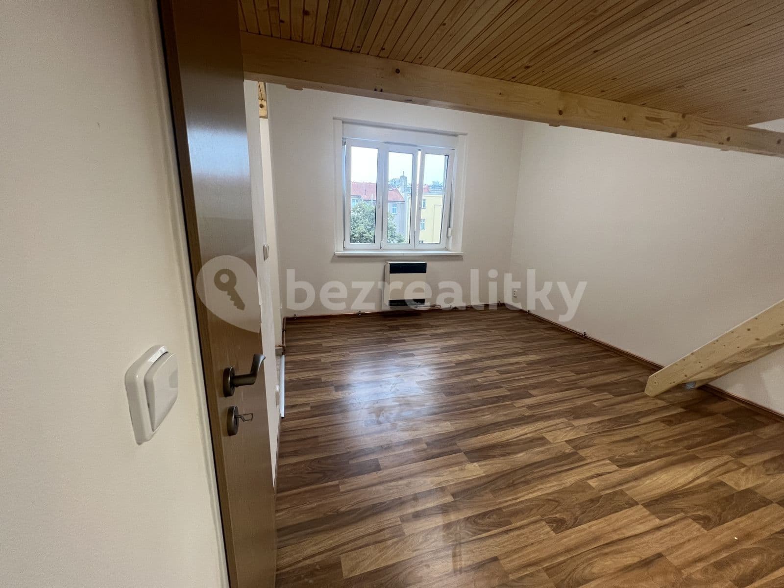 Prenájom bytu 1-izbový 27 m², Kralická, Praha, Praha Prenájom bytu 1-izbový 27 m², Kralická, Praha, Praha