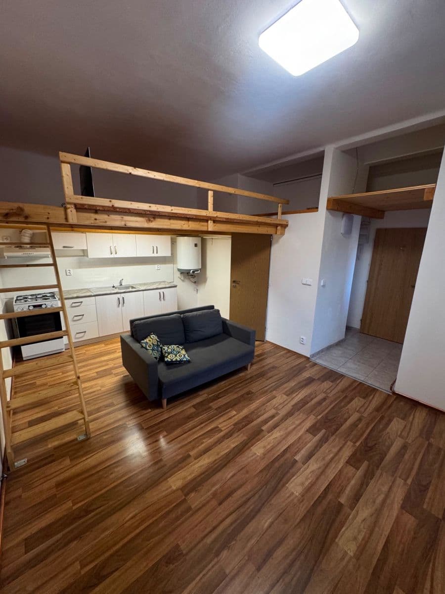 Prenájom bytu 1-izbový 27 m², Kralická, Praha, Praha Prenájom bytu 1-izbový 27 m², Kralická, Praha, Praha