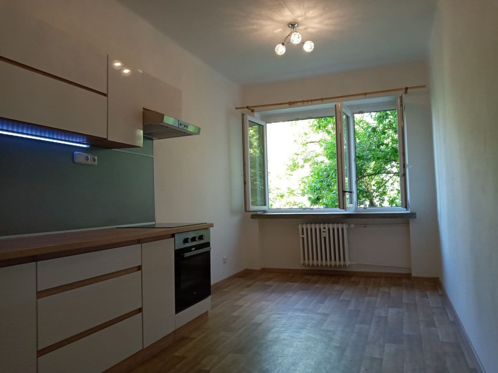 Predaj bytu 2-izbový 70 m², Biskupcova, Praha, Praha Predaj bytu 2-izbový 70 m², Biskupcova, Praha, Praha
