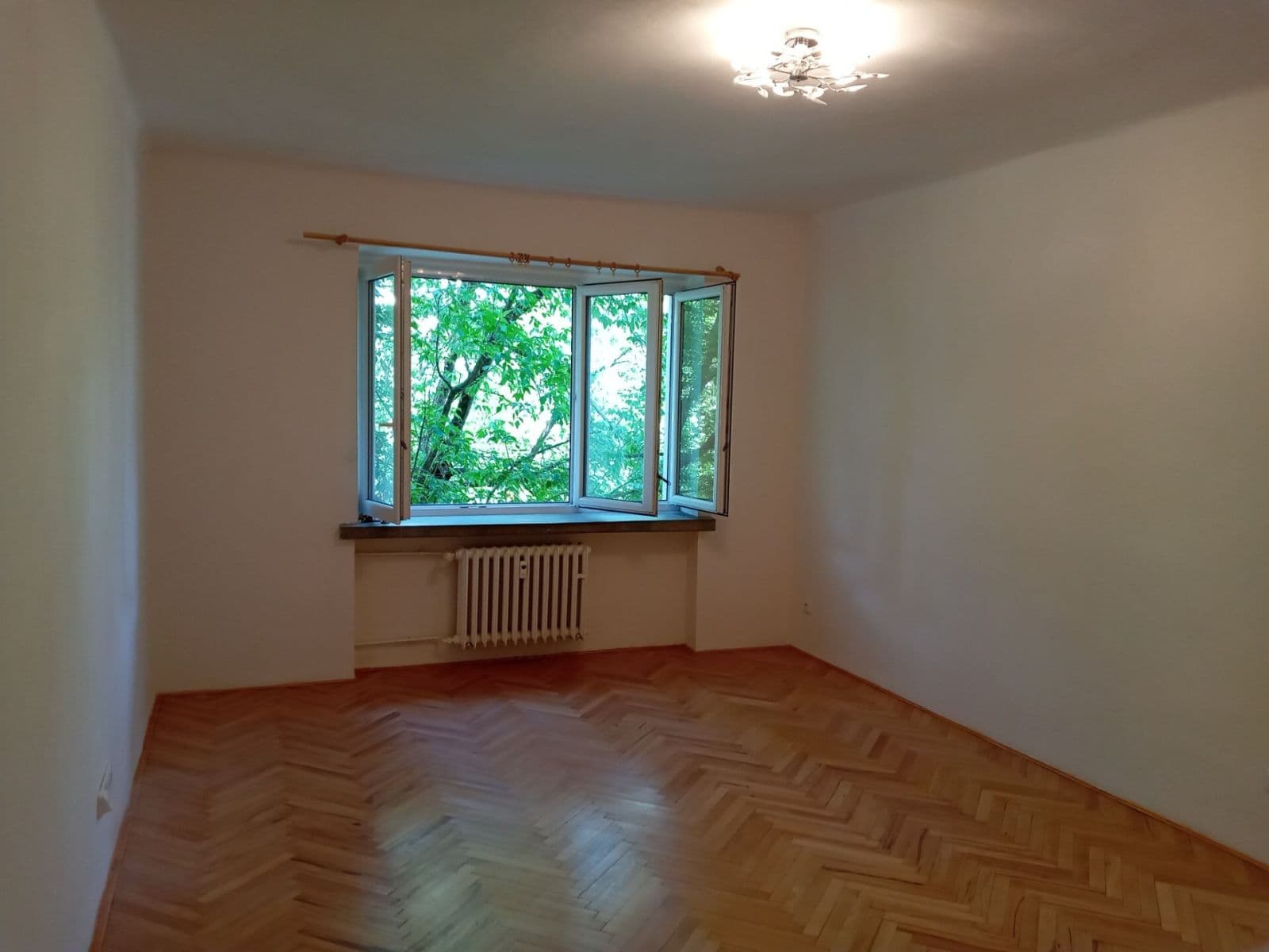 Predaj bytu 2-izbový 70 m², Biskupcova, Praha, Praha Predaj bytu 2-izbový 70 m², Biskupcova, Praha, Praha