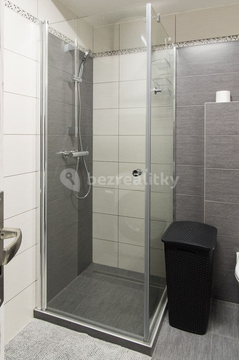 Prenájom bytu 2-izbový 45 m², Vrapická, Kladno, Středočeský kraj Prenájom bytu 2-izbový 45 m², Vrapická, Kladno, Středočeský kraj