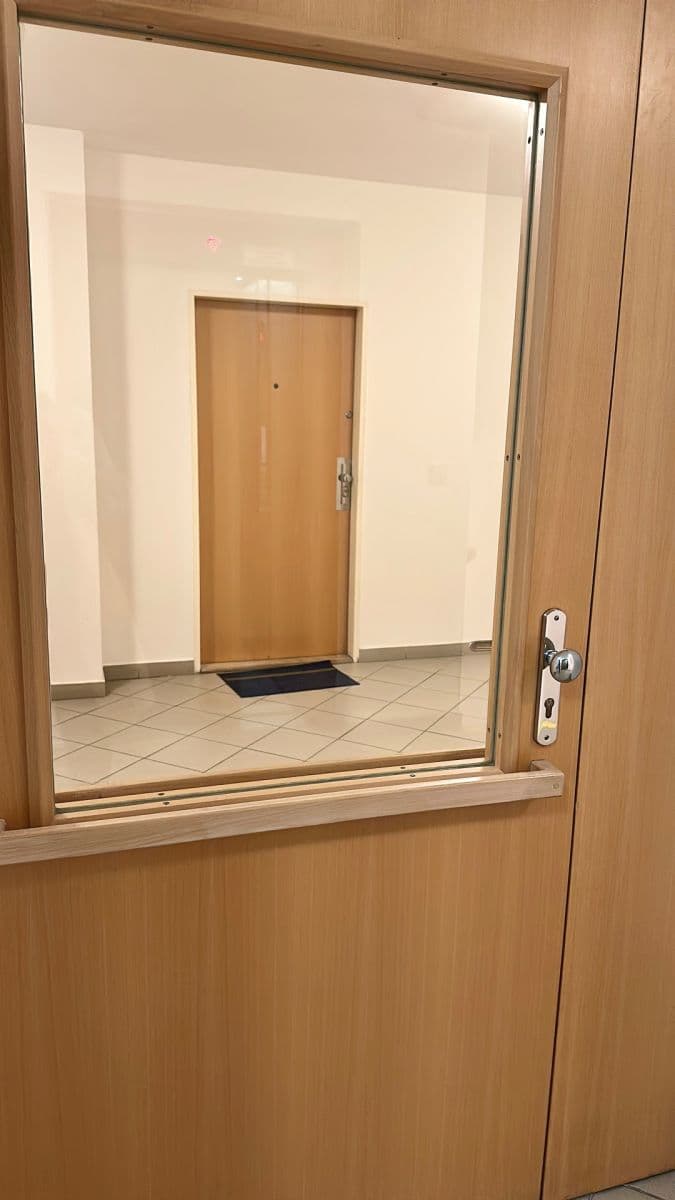 Prenájom bytu 2-izbový 33 m², Kovanecká, Praha, Praha Prenájom bytu 2-izbový 33 m², Kovanecká, Praha, Praha