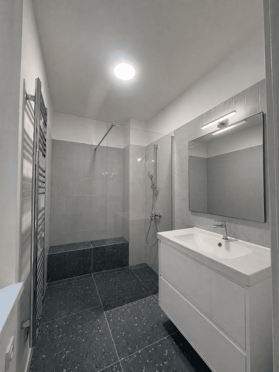 Prenájom bytu 3-izbový 74 m², Veletržní, Praha, Praha Prenájom bytu 3-izbový 74 m², Veletržní, Praha, Praha
