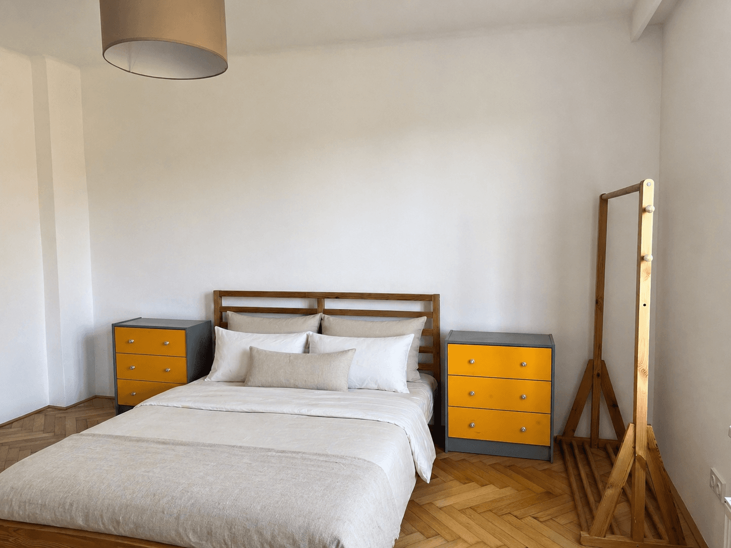 Prenájom bytu 3-izbový 74 m², Veletržní, Praha, Praha Prenájom bytu 3-izbový 74 m², Veletržní, Praha, Praha