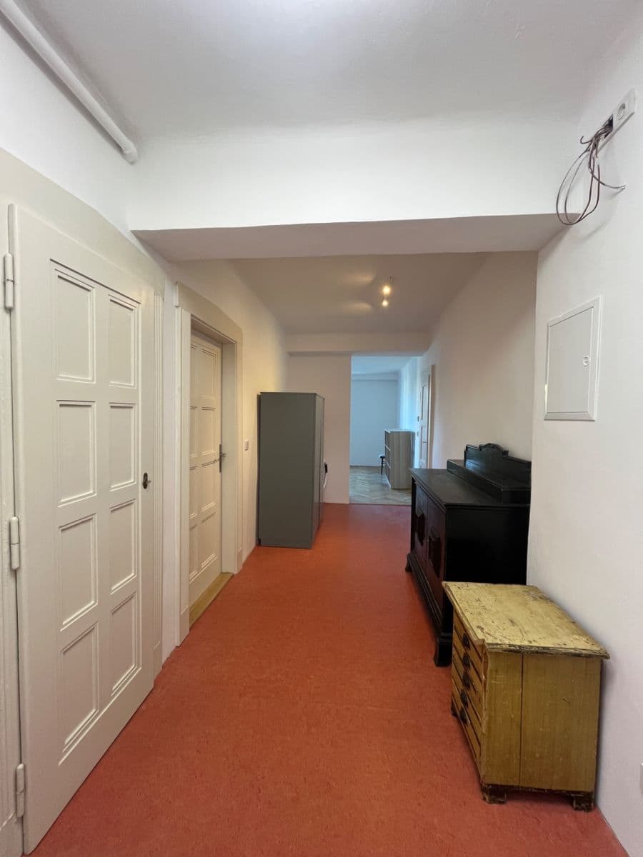 Prenájom bytu 3-izbový 74 m², Veletržní, Praha, Praha Prenájom bytu 3-izbový 74 m², Veletržní, Praha, Praha