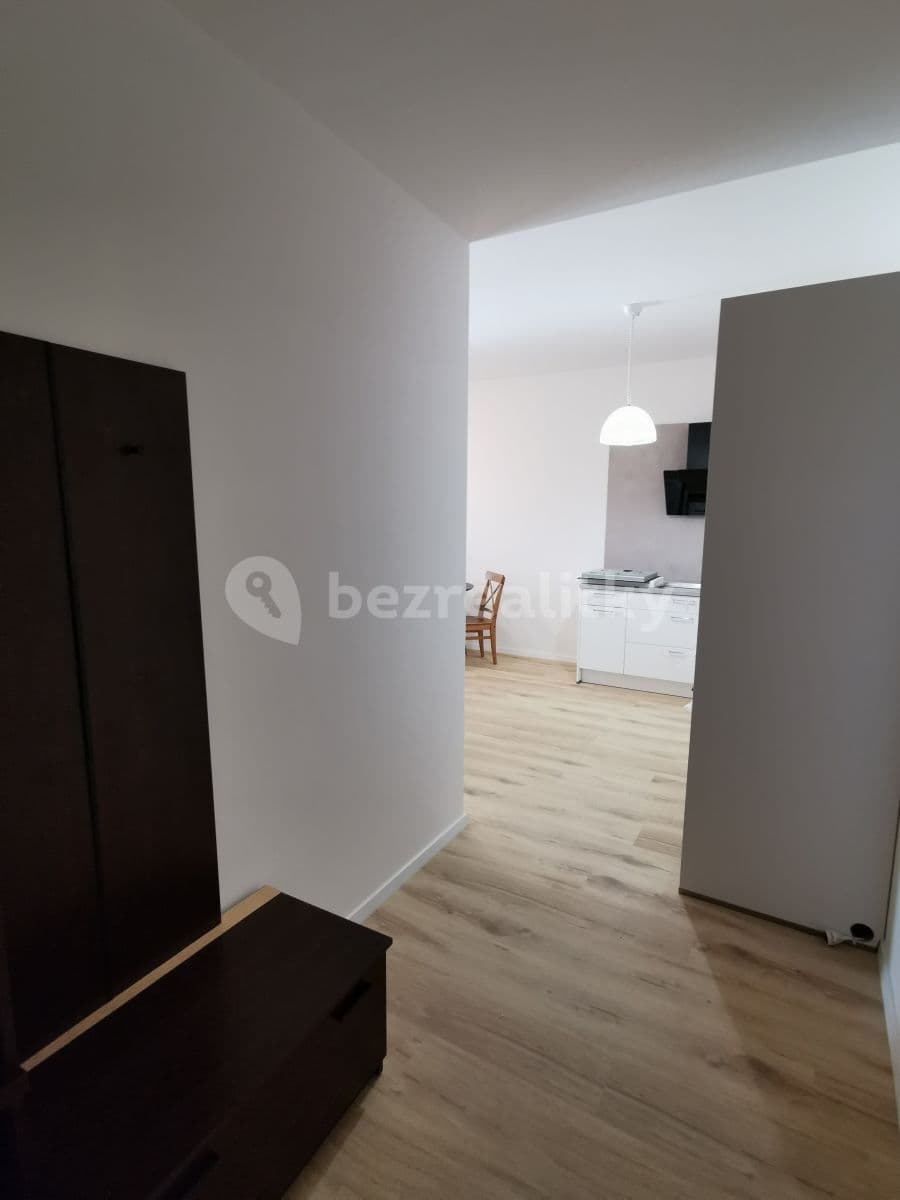 Prenájom bytu 2-izbový 54 m², Piaristická, Nitra, Nitriansky kraj Prenájom bytu 2-izbový 54 m², Piaristická, Nitra, Nitriansky kraj