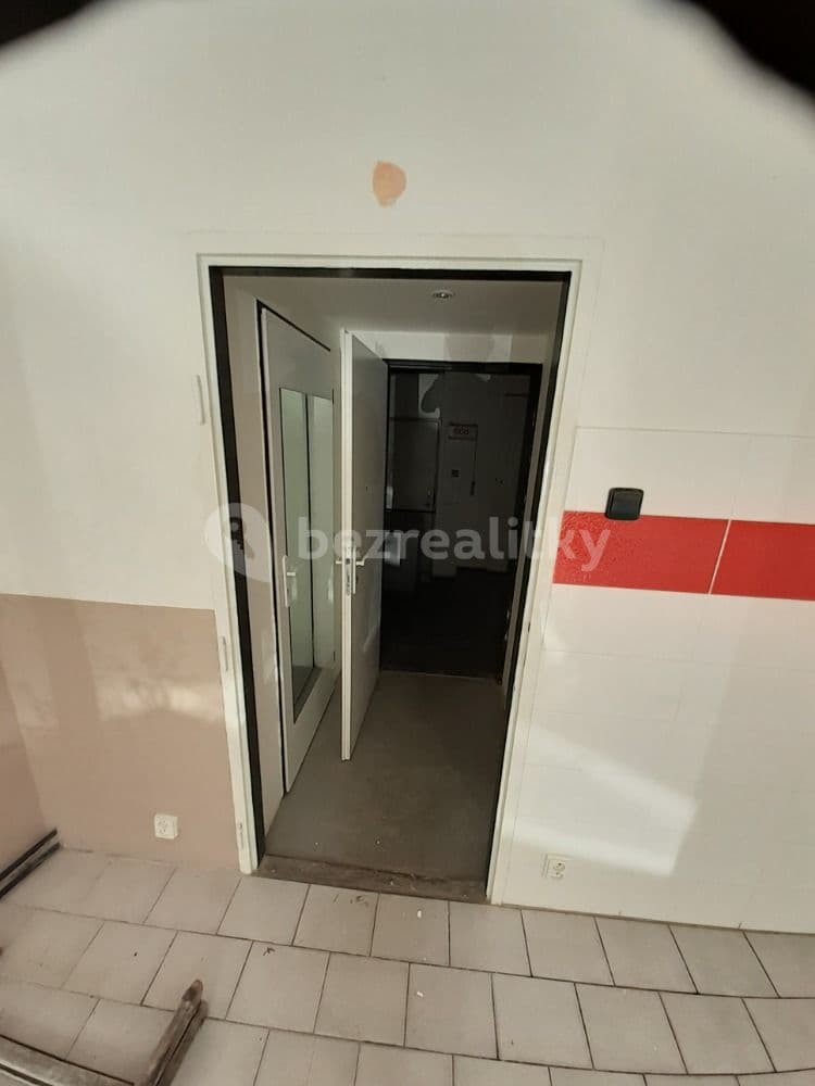 Prenájom nebytového priestoru 50 m², Hollarovo náměstí, Praha, Praha Prenájom nebytového priestoru 50 m², Hollarovo náměstí, Praha, Praha