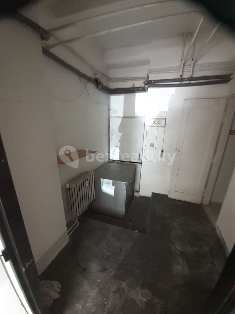 Prenájom nebytového priestoru 50 m², Hollarovo náměstí, Praha, Praha Prenájom nebytového priestoru 50 m², Hollarovo náměstí, Praha, Praha