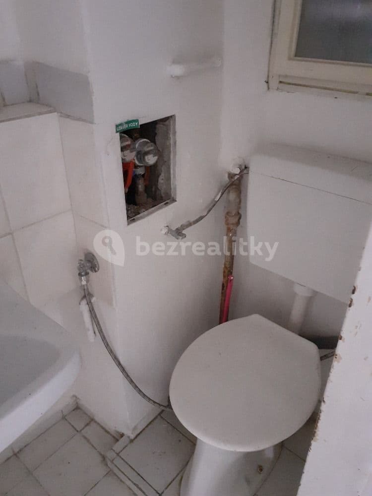 Prenájom nebytového priestoru 50 m², Hollarovo náměstí, Praha, Praha Prenájom nebytového priestoru 50 m², Hollarovo náměstí, Praha, Praha
