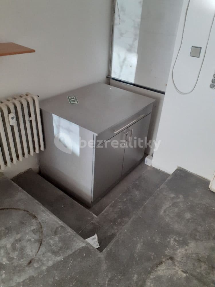 Prenájom nebytového priestoru 50 m², Hollarovo náměstí, Praha, Praha Prenájom nebytového priestoru 50 m², Hollarovo náměstí, Praha, Praha