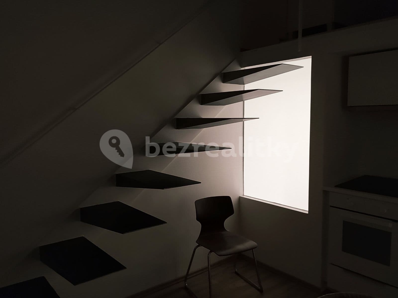 Prenájom bytu 1-izbový 38 m², Prvního pluku, Praha, Praha Prenájom bytu 1-izbový 38 m², Prvního pluku, Praha, Praha